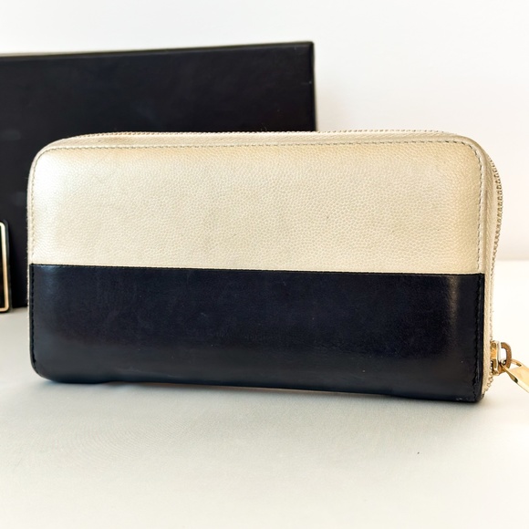 Chanel Zip Leather Wallet - Picture 6 of 16